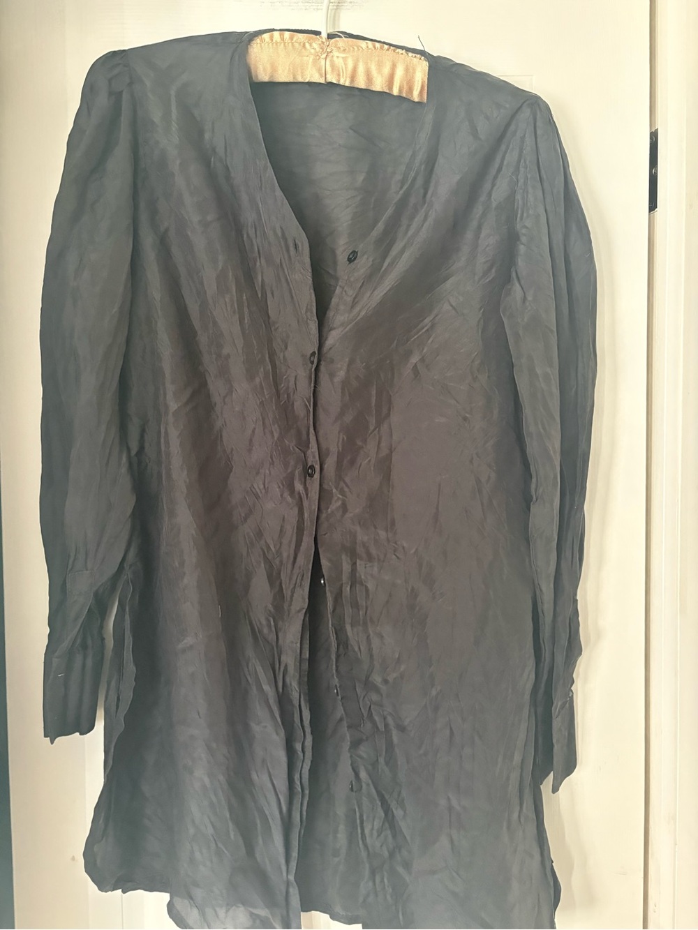 Men's Black Long-Sleeve Button Shirt